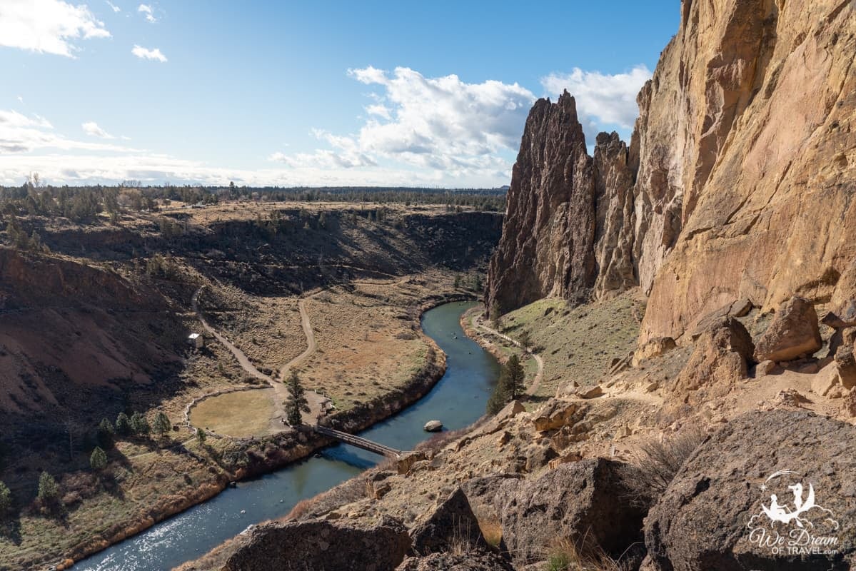 View from Misery Ridge Trail of Crooked River and many hiking trails below.